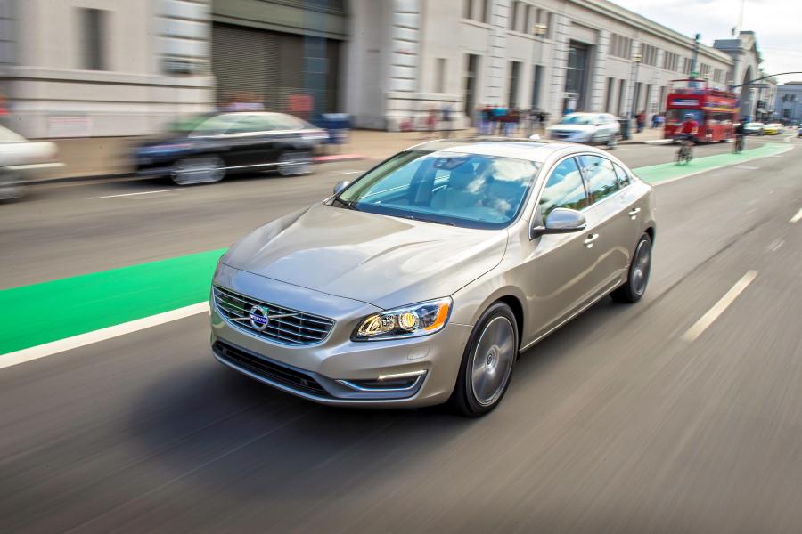  Volvo S60 Inscription 2016 года  (фото 7 из 12)